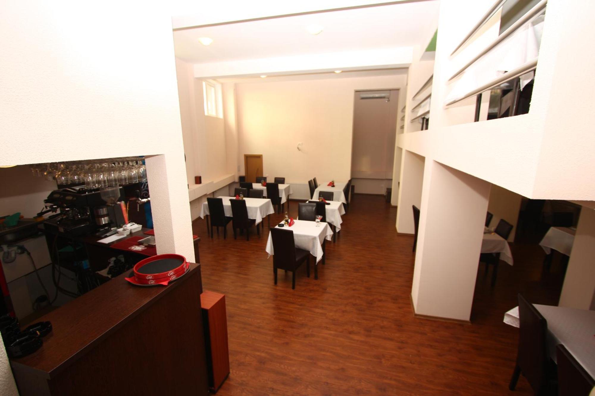 בוקרשט Hotel Basarab מראה חיצוני תמונה