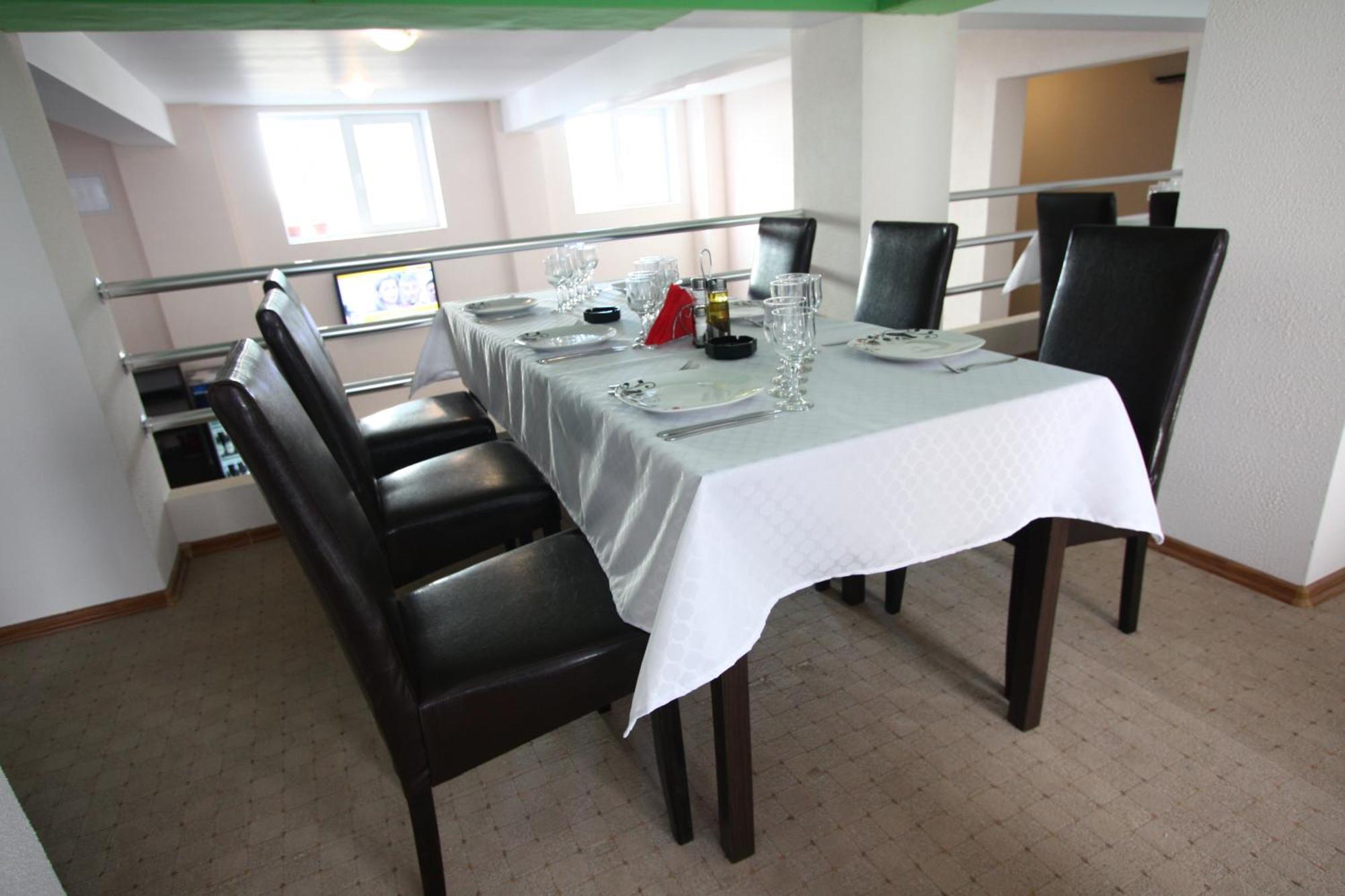 בוקרשט Hotel Basarab מראה חיצוני תמונה