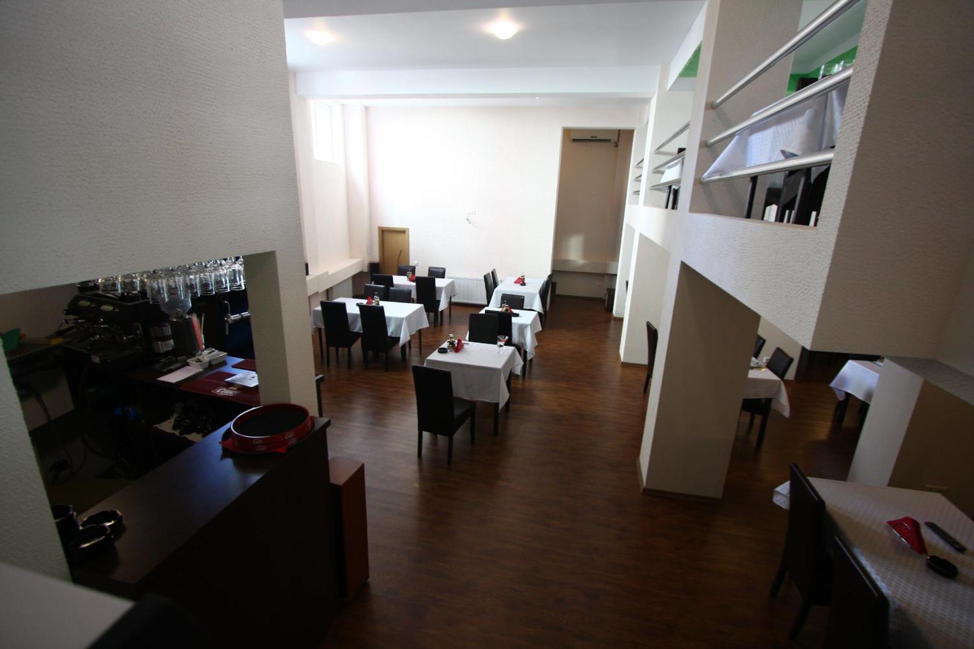 בוקרשט Hotel Basarab מראה חיצוני תמונה