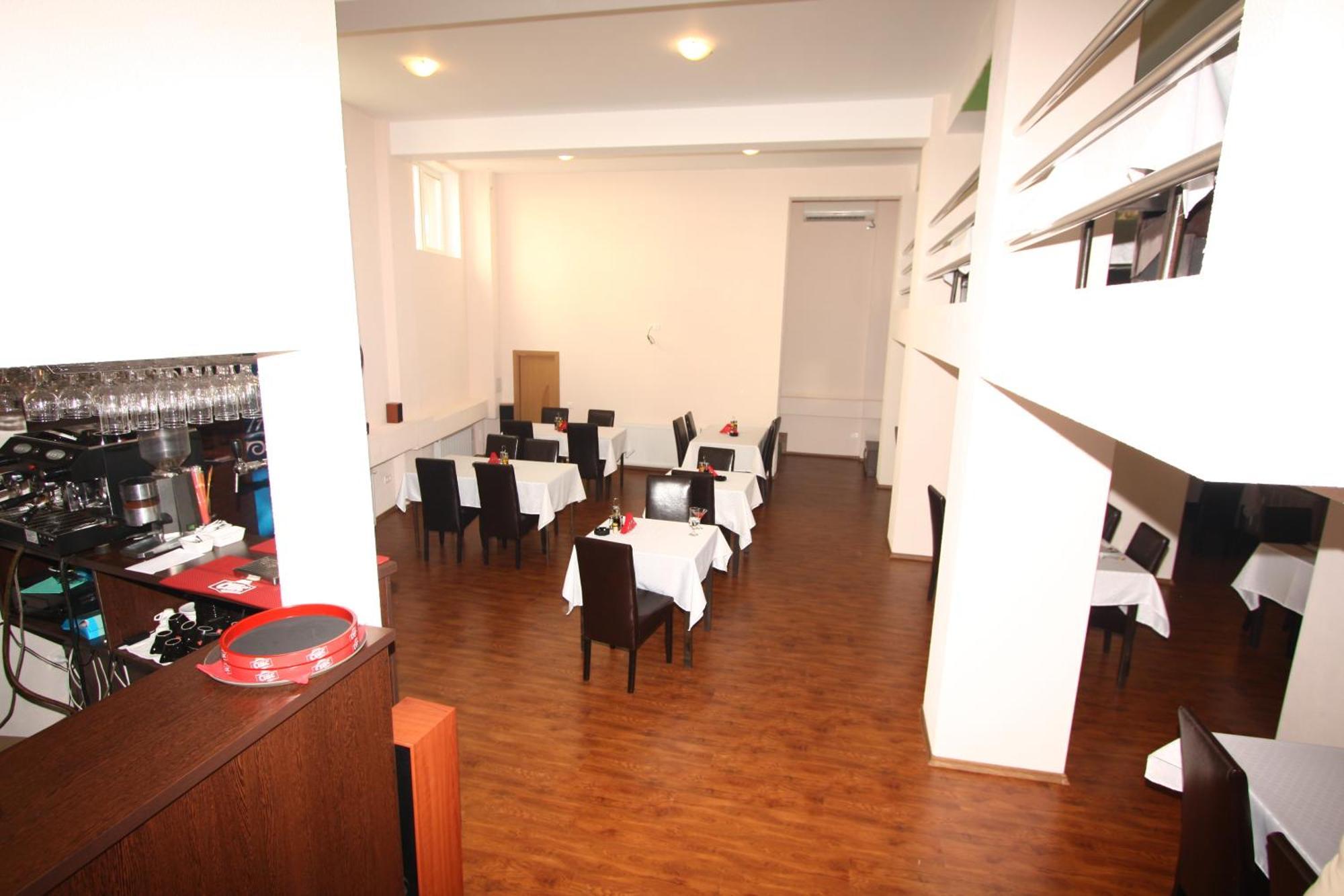 בוקרשט Hotel Basarab מראה חיצוני תמונה