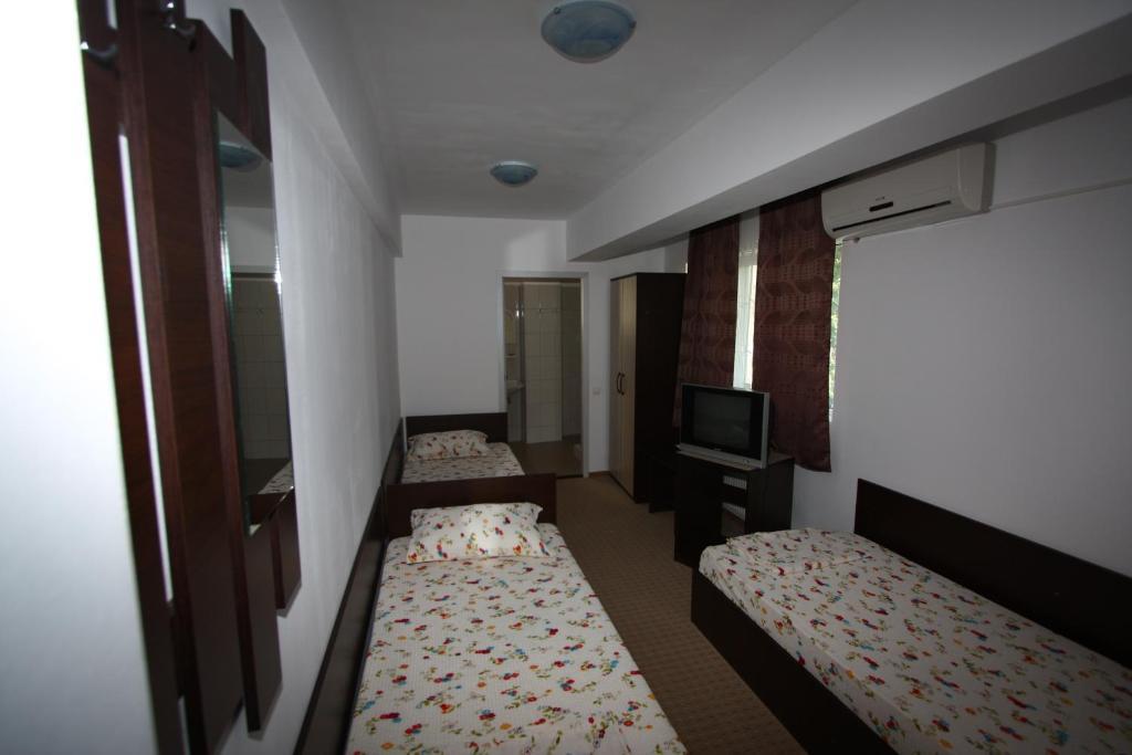 בוקרשט Hotel Basarab חדר תמונה
