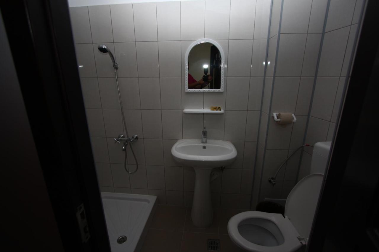 בוקרשט Hotel Basarab חדר תמונה